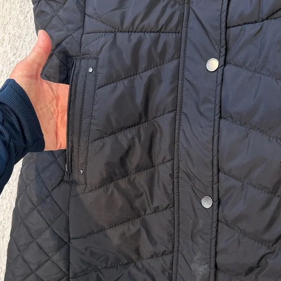 Weatherproof Women's Quilted Black Vest - Picture 3 of 5